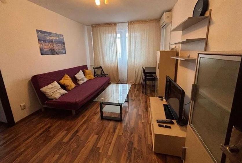 Apartament cu 2 camere semidecomandat, mobilat în Calea Victoriei