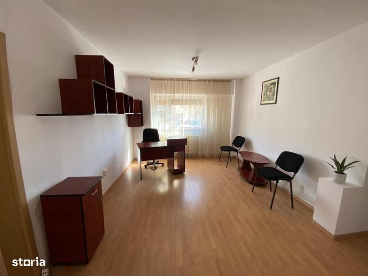 Proprietar vand apart 2 cam (60 mp+beci), Parter Centrul Civic Brasov - 3