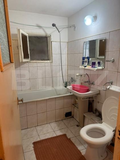 Apartament cu 3 camere decomandat, mobilat în Central