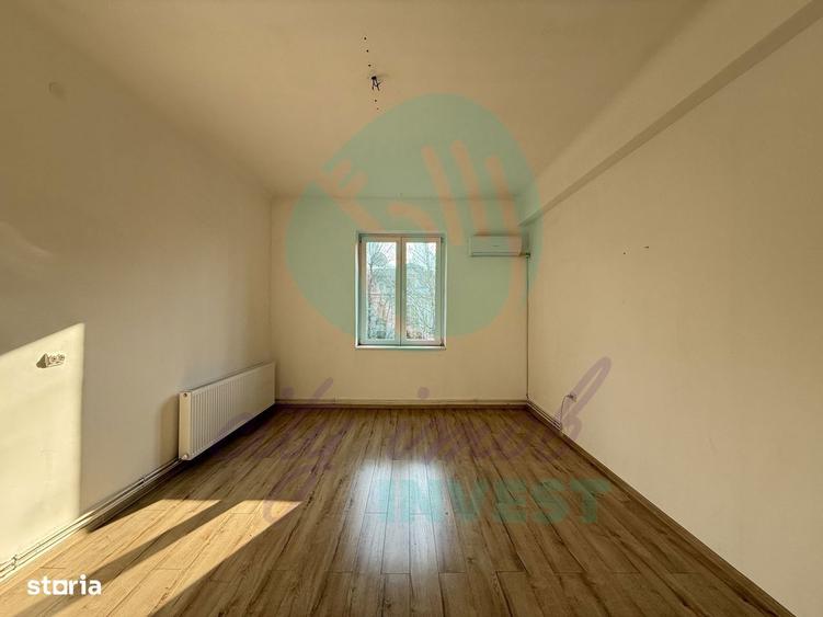 Apartament cu 3 camere semidecomandat în Romană