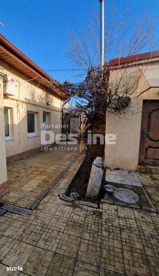 Casa individuala + garaj - 1