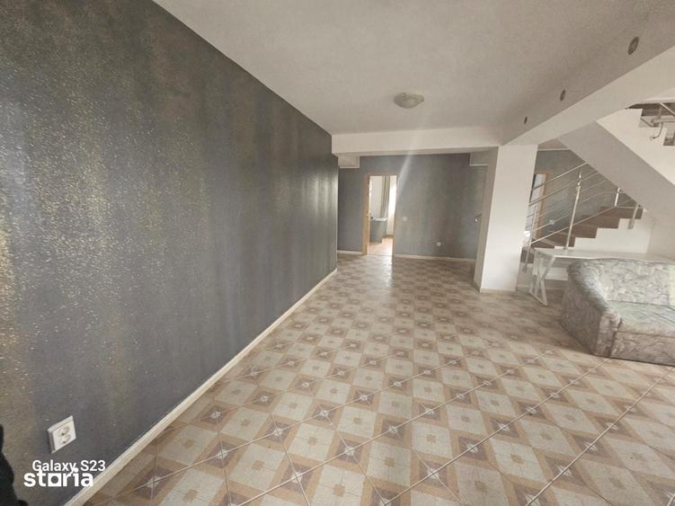 Casă cu Teren 15000 Mp în Galata