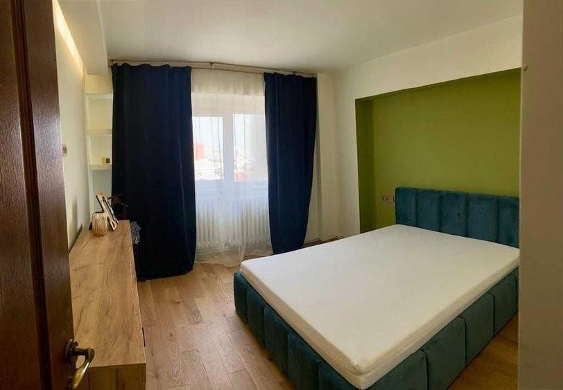 Apartament cu 4 camere decomandat, mobilat în Nicolina