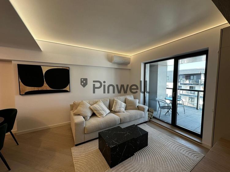 Apartament cu 3 camere semidecomandat în Pipera