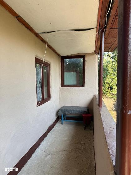 Casă cu 2 camere cu Teren 1029 Mp în Răsuceni