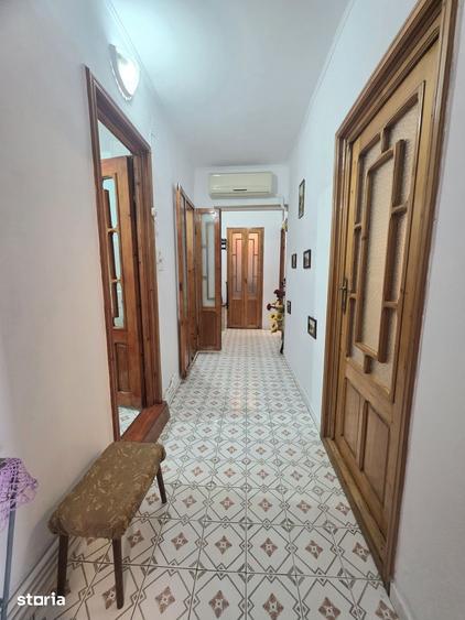 Apartament cu 2 camere decomandat în Școlilor