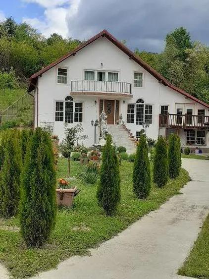 Casă cu Teren 2800 Mp în Toplița