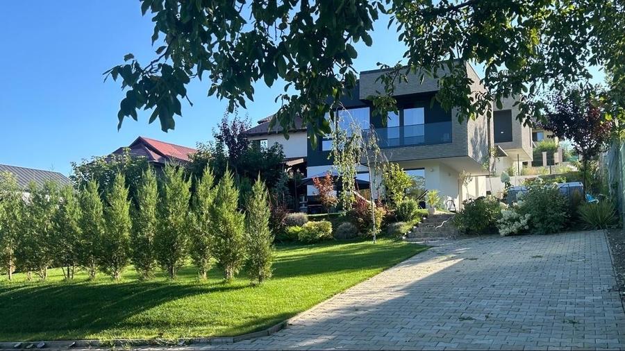 Casă individuală cu 5 camere cu Canalizare în Nicolina