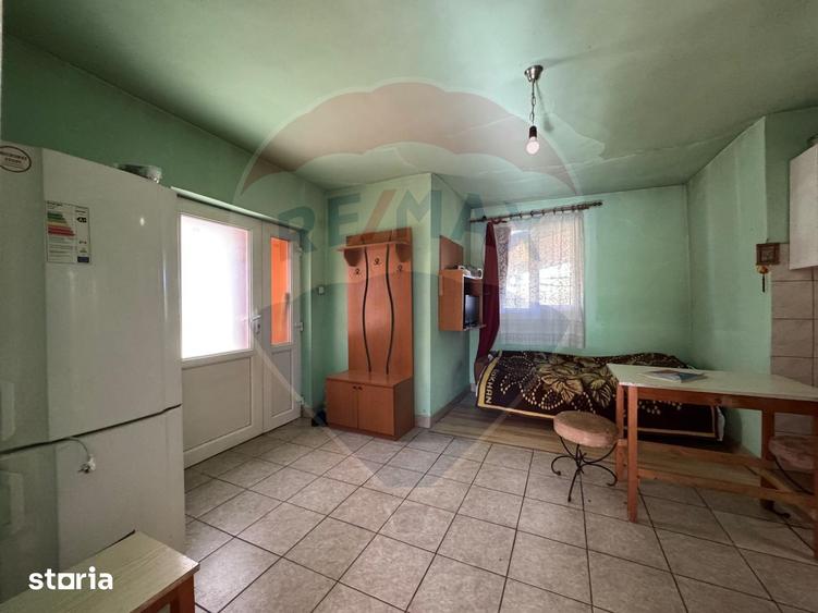 Casă cu 2 camere cu Teren 1172 Mp în Zădăreni