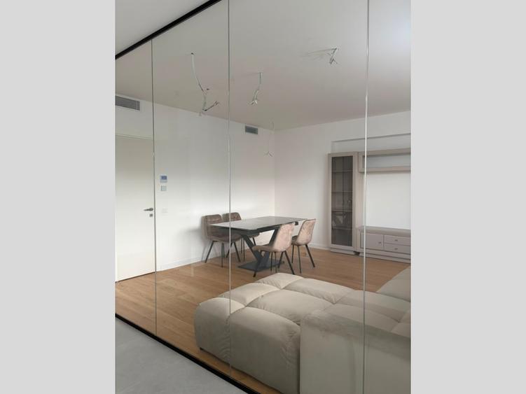 Apartament cu 3 camere decomandat în Aviației