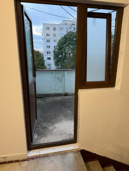 Apartament cu 2 camere decomandat, mobilat în Nicolina