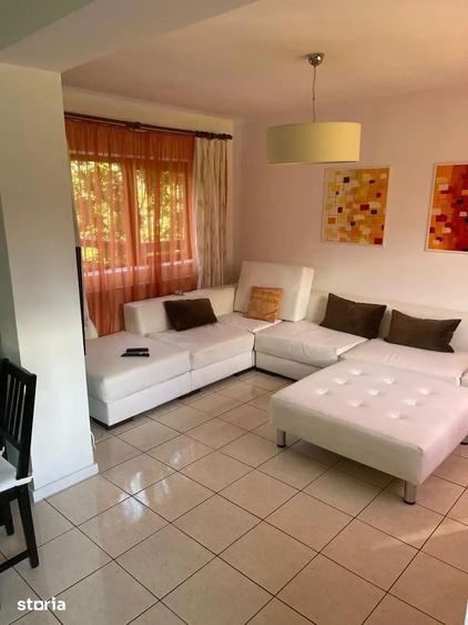Casă cu 5 camere cu Teren 2000 Mp în Central