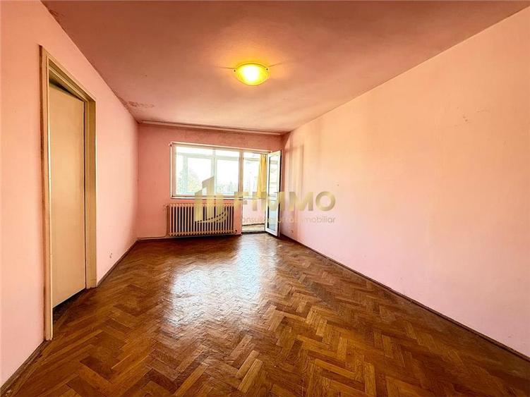 Apartament cu 3 camere semidecomandat în Ultracentral