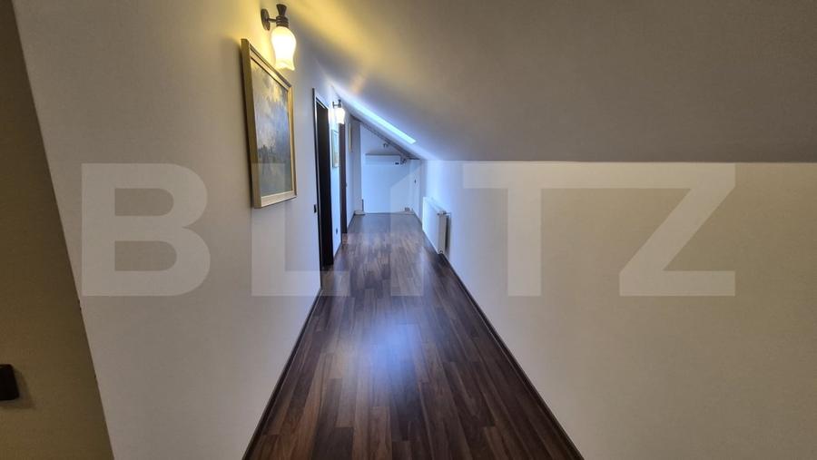 Casă individuală cu 5 camere cu Canalizare în Lazuri