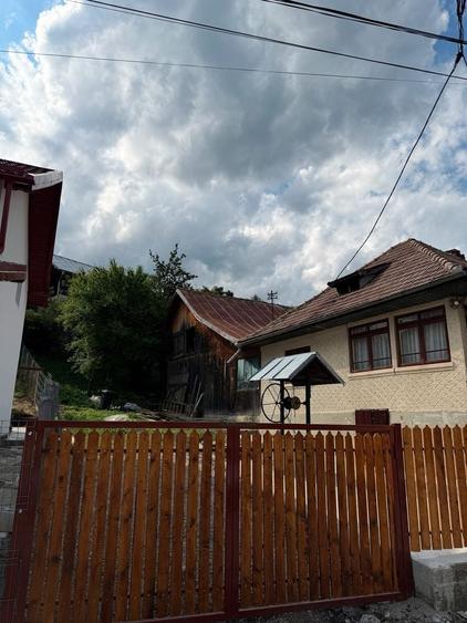 Casă cu 4 camere în Secăria
