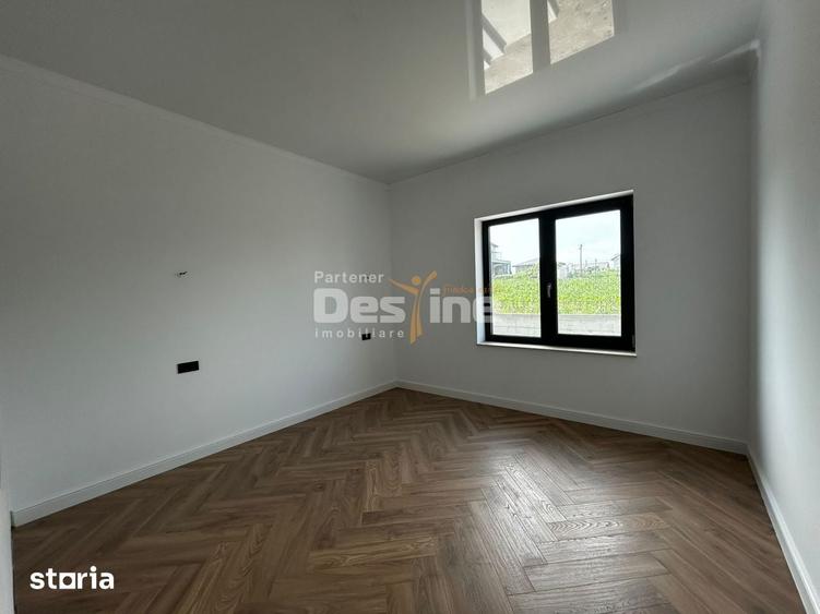 Casă cu 4 camere cu Teren 450 Mp în Rediu