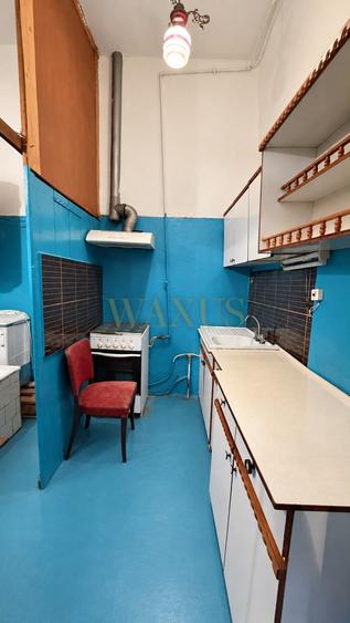 Apartament cu 3 camere semidecomandat, mobilat în Central