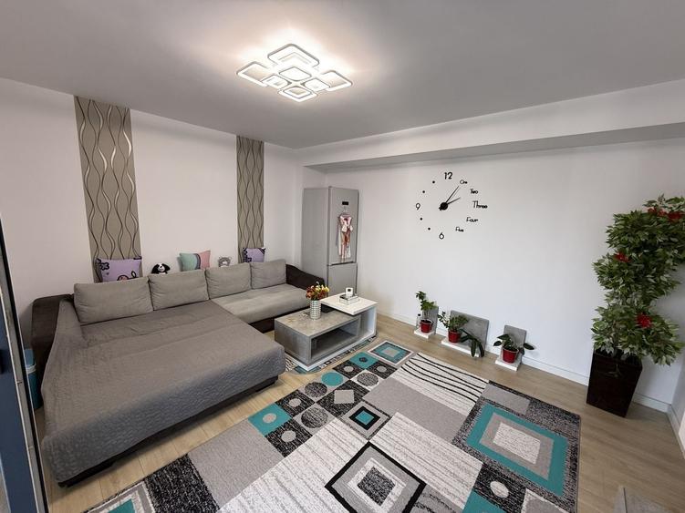 Apartament cu 2 camere decomandat, mobilat în Tomis Plus