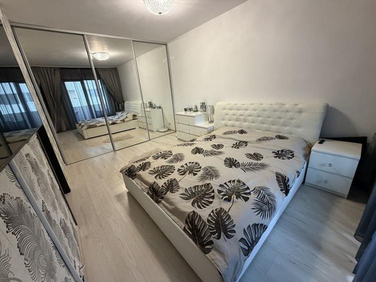 Apartament cu 2 camere semidecomandat în Roșu