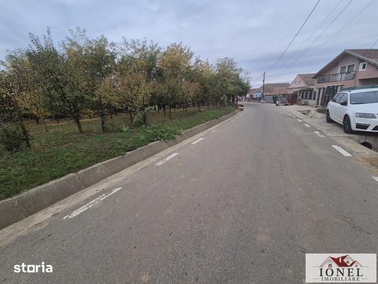 Casă cu 4 camere cu Teren 2038 Mp în Jidvei