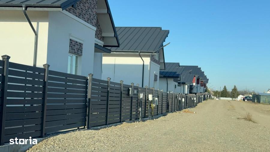 Casă cu 3 camere cu Teren 300 Mp în Central