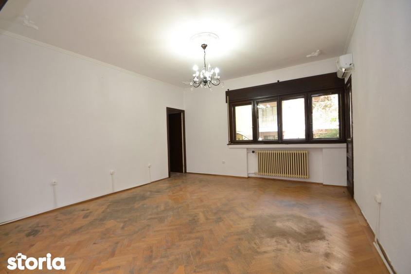 Apartament cu 3 camere în Victoriei