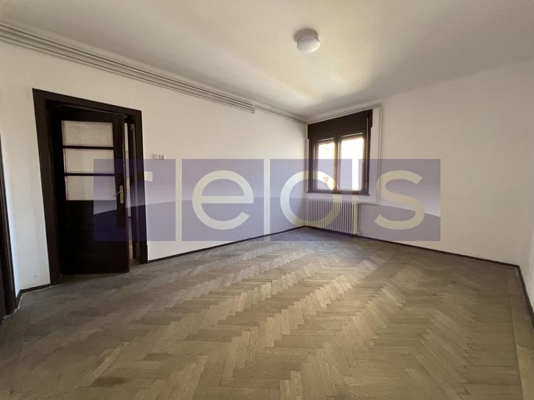 Apartament cu 4 camere circular în 1 Mai