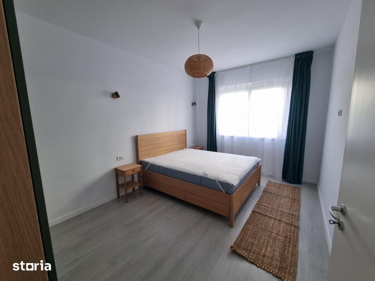 Apartament cu 2 camere, mobilat în Est
