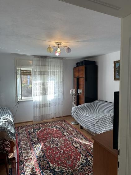 Casă cu 3 camere în Vadu Crișului