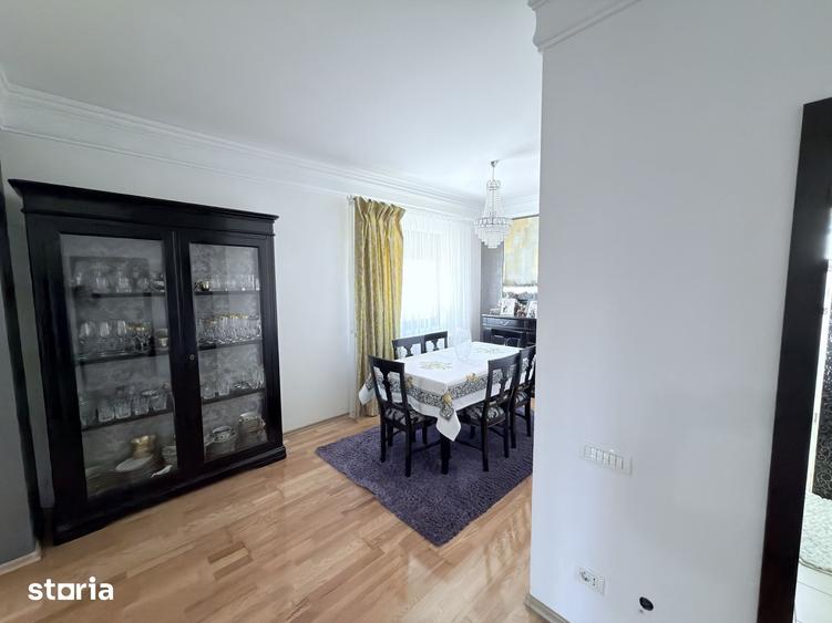 Casă cu 8 camere cu Teren 100 Mp în Mihai Eminescu