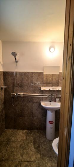 Casă individuală cu 3 camere cu Canalizare în Central