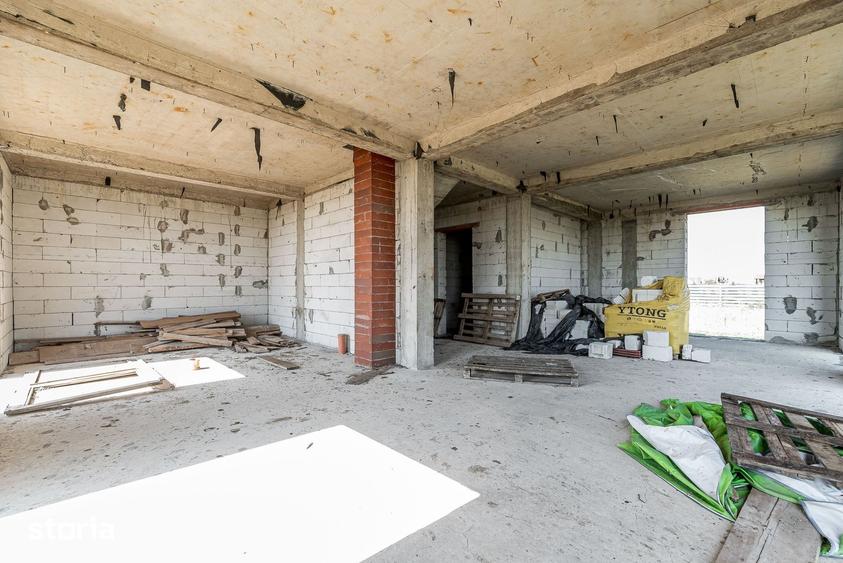 Casă cu 5 camere cu Teren 1000 Mp în Central