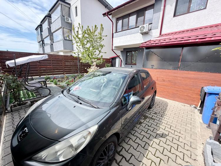 Duplex cu 5 camere cu Canalizare în Sud