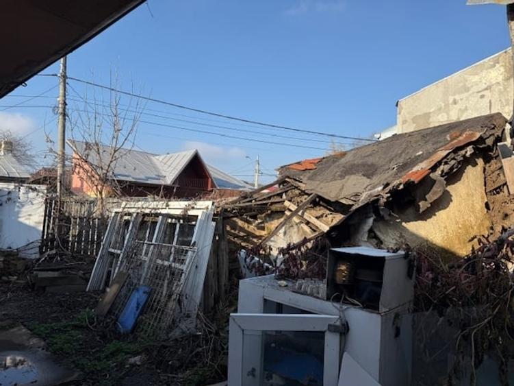 Casă individuală cu 3 camere cu Canalizare în Chitila