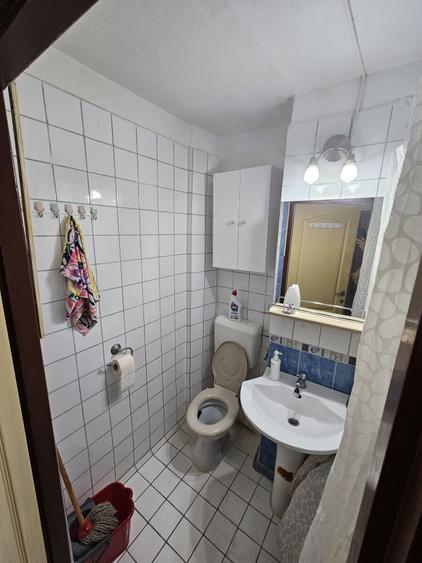 Apartament cu 3 camere semidecomandat în Fortuna