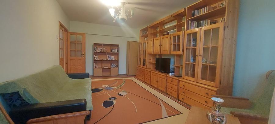Apartament cu 3 camere decomandat în 9 Mai