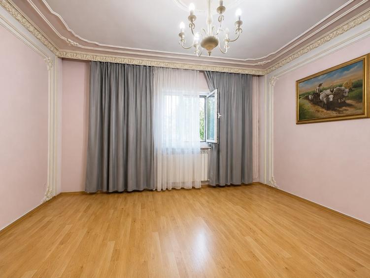 Apartament cu 3 camere decomandat, mobilat în Sebastian