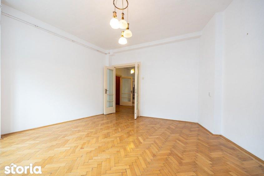 Apartament cu 3 camere în Centrul Civic