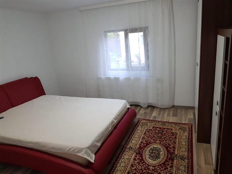 Casă cu 7 camere cu Teren 5000 Mp în Bulzeștii de Sus