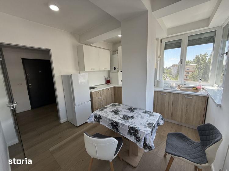 Garsonieră decomandată în Calea București