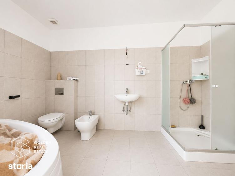 Casă cu 4 camere cu Teren 1224 Mp în Barațca
