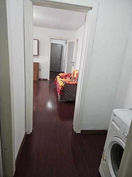 Apartament cu 2 camere semidecomandat în Micro 4