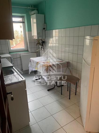 Garsonieră decomandată, mobilată în Complex Studențesc