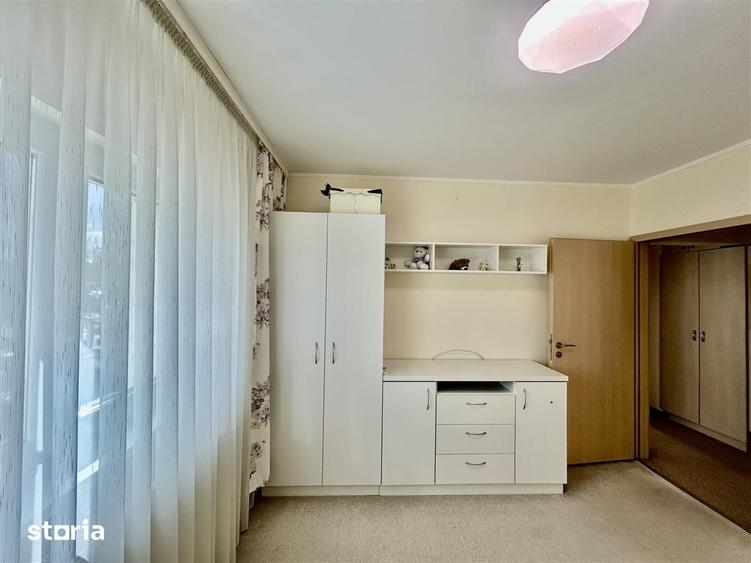 Apartament cu 3 camere decomandat în Terezian