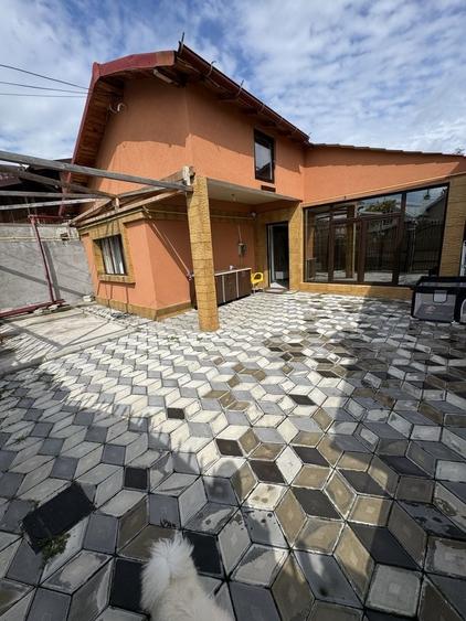 Casă cu 4 camere în Central