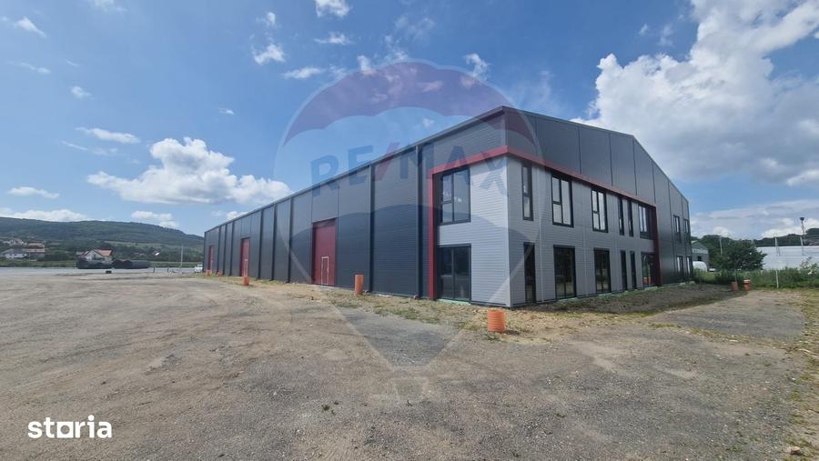 Spațiu comercial, de 2,000 mp, în Feleacu