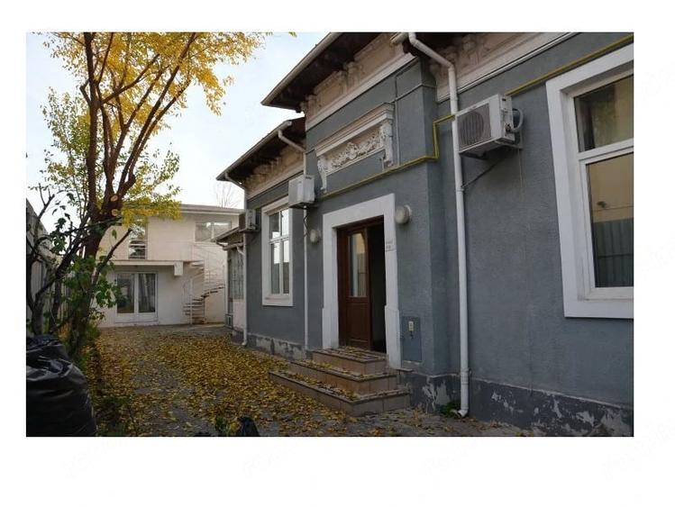 Casă cu 9 camere cu Teren 170 Mp în Timpuri Noi