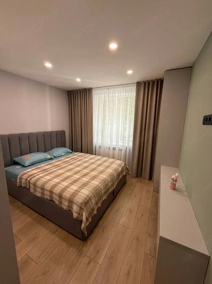 Apartament cu 3 camere decomandat în Panduri