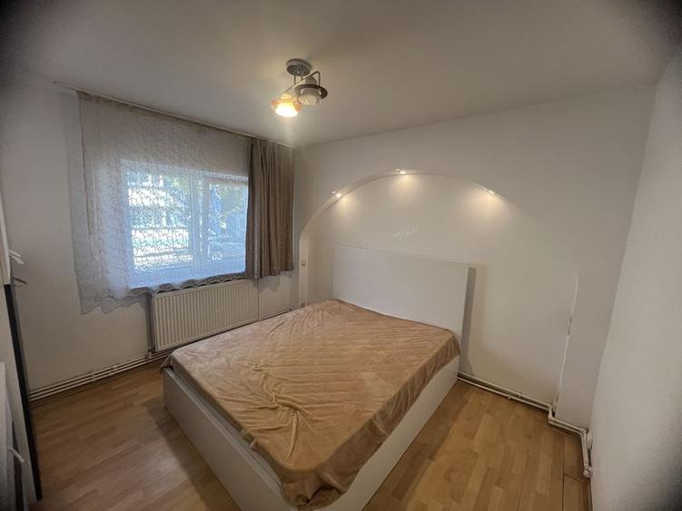 Apartament cu 3 camere decomandat în Craiovei