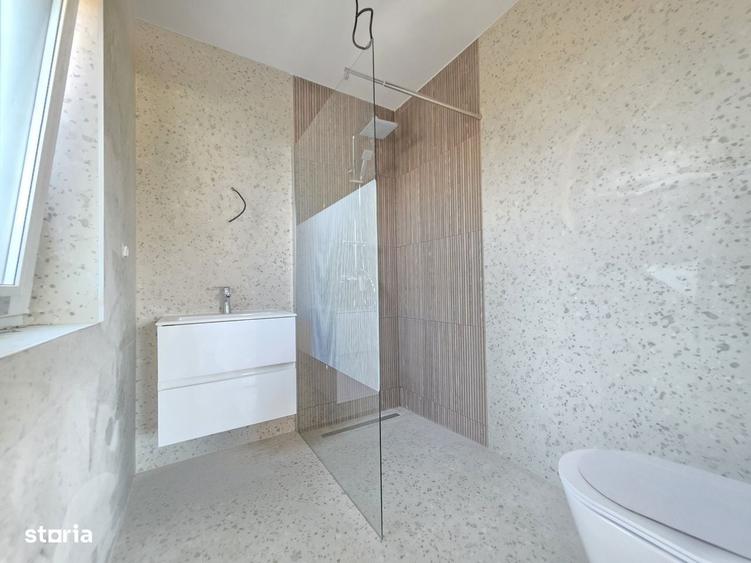 Casă cu 4 camere decomandat în Central